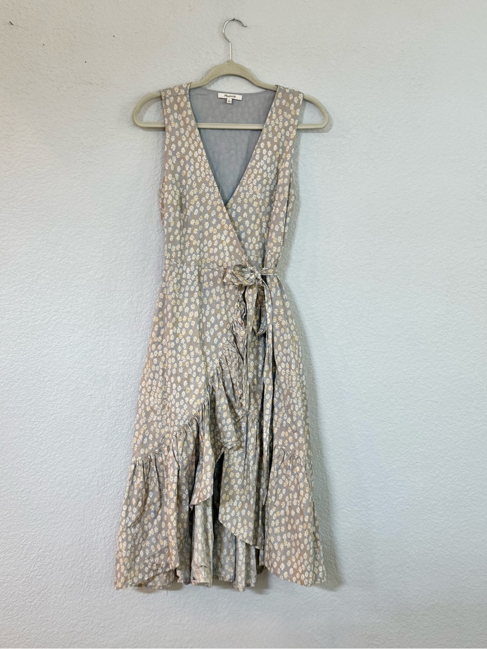 Madewell Gray Daisy Floral Ruffle Wrap Midi Dress M